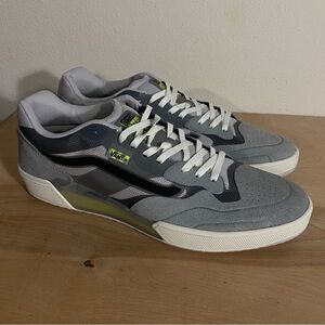 Vans AVE 2.0 Grey Skateboarding Shoe - Size 8.5